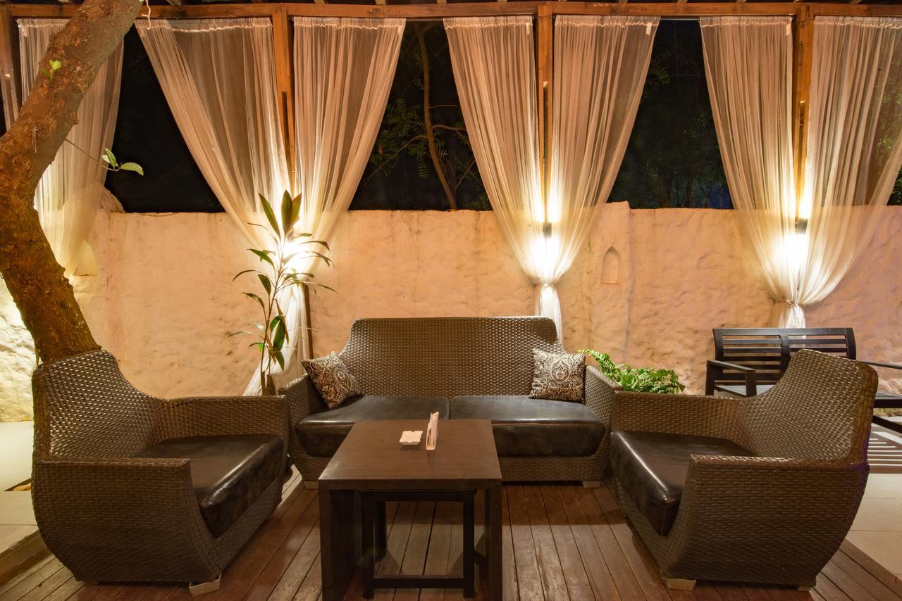 Waters Boutique Hotel By Spectrum Holiday GOA ภายนอก รูปภาพ