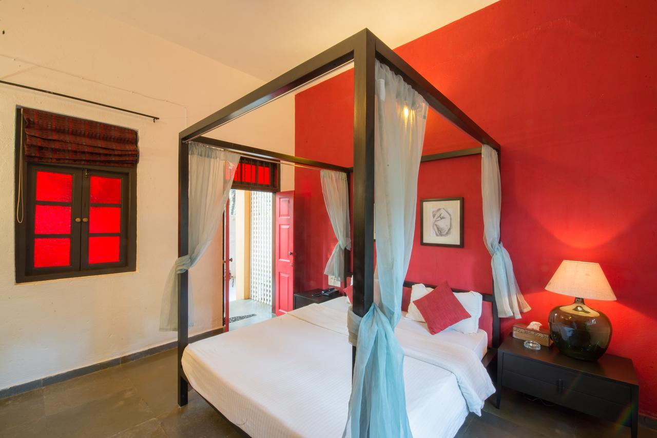Waters Boutique Hotel By Spectrum Holiday GOA ภายนอก รูปภาพ
