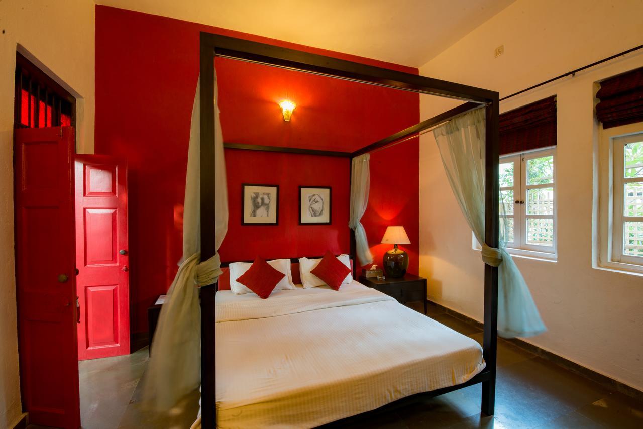 Waters Boutique Hotel By Spectrum Holiday GOA ภายนอก รูปภาพ