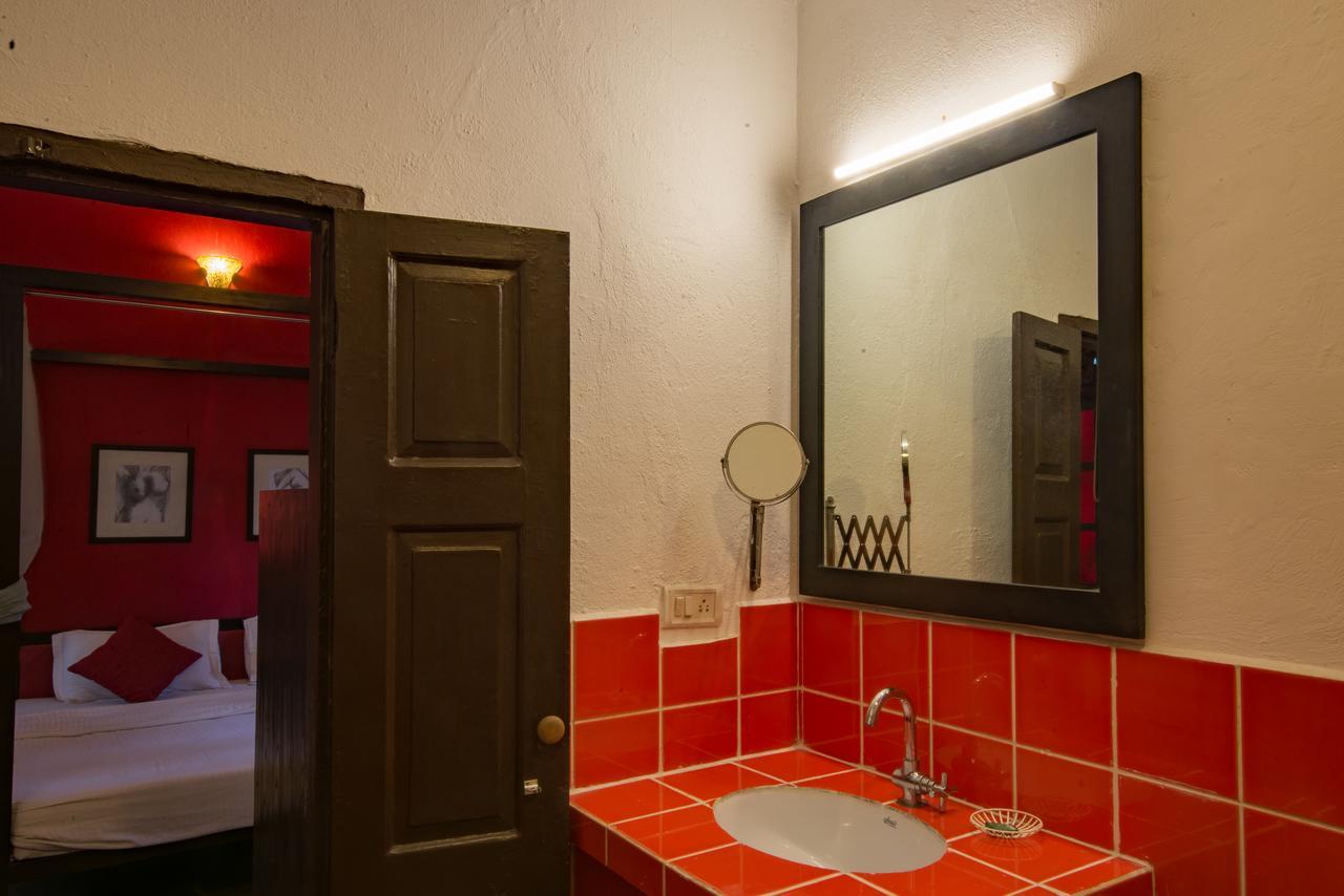 Waters Boutique Hotel By Spectrum Holiday GOA ภายนอก รูปภาพ
