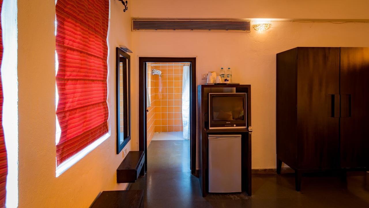 Waters Boutique Hotel By Spectrum Holiday GOA ภายนอก รูปภาพ