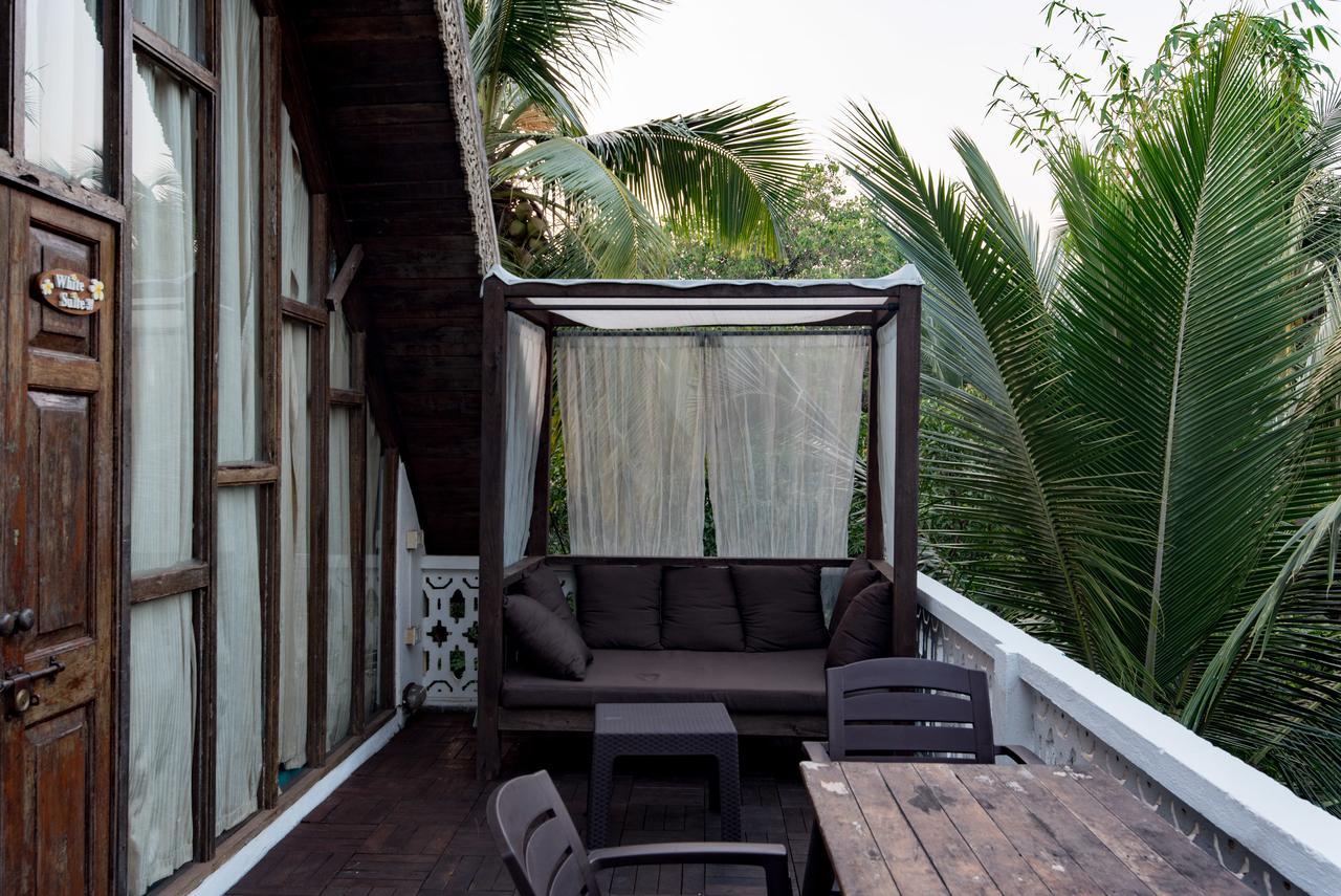 Waters Boutique Hotel By Spectrum Holiday GOA ภายนอก รูปภาพ